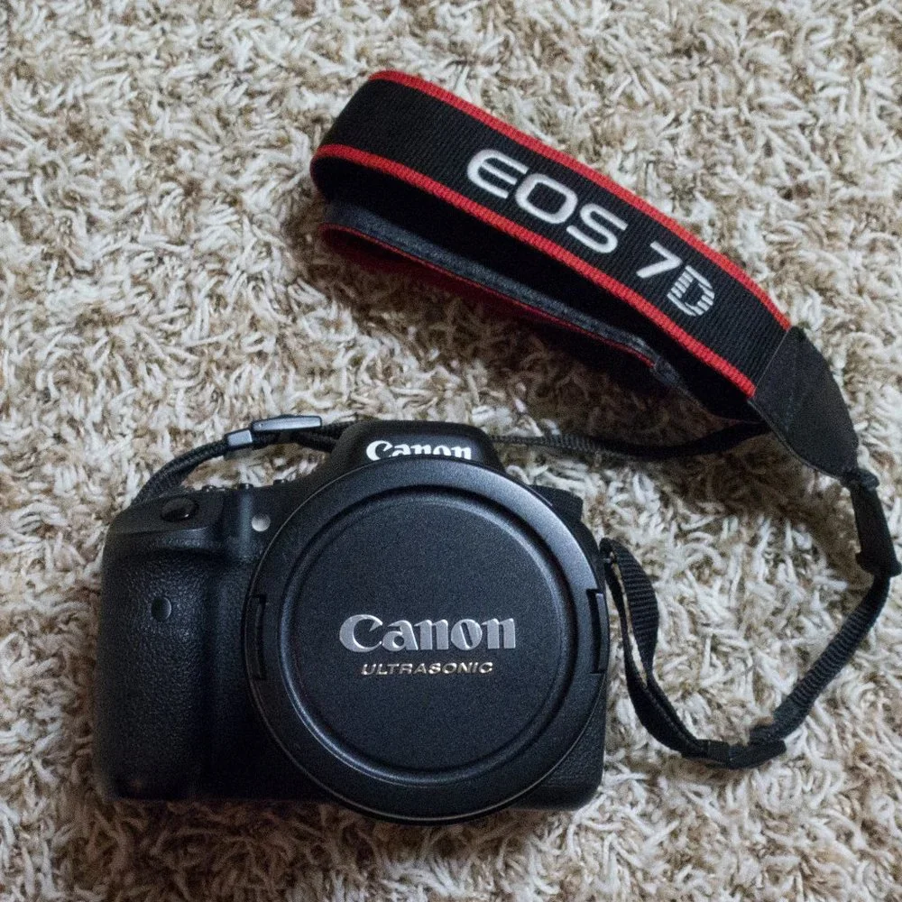 Canon 7D DLSR Camera and Lens